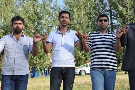 Yüksekova'da 03-04 Eylül 2011 tarihlerinde evlenen bazı çiftleri sizler için sayfamıza taşıdık. Yüksekova Güncel Ailesi olarak tüm çiftlerimize mutluluklar diliyoruz...