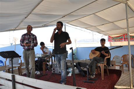 Yüksekova'da 03-04 Eylül 2011 tarihlerinde evlenen bazı çiftleri sizler için sayfamıza taşıdık. Yüksekova Güncel Ailesi olarak tüm çiftlerimize mutluluklar diliyoruz...