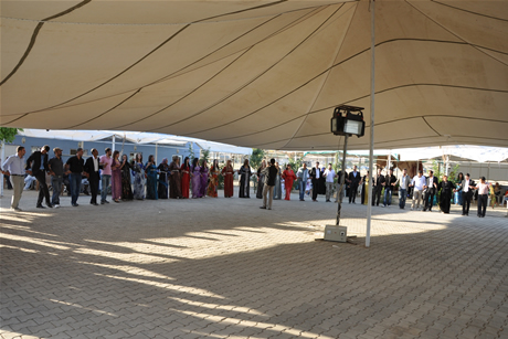 Yüksekova'da 03-04 Eylül 2011 tarihlerinde evlenen bazı çiftleri sizler için sayfamıza taşıdık. Yüksekova Güncel Ailesi olarak tüm çiftlerimize mutluluklar diliyoruz...