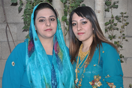 Yüksekova'da 03-04 Eylül 2011 tarihlerinde evlenen bazı çiftleri sizler için sayfamıza taşıdık. Yüksekova Güncel Ailesi olarak tüm çiftlerimize mutluluklar diliyoruz...