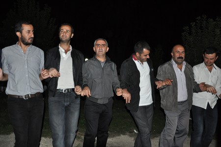 Hakkari'nin Yüksekova ilçesinde 10-11.2011 Eylül Dünya evine giren bazı çiftlerimizi sizler için sayfamıza taşıdık. Yüksekova Güncel ailesi olarak tüm çiftlerimize mutluluklar dileriz.