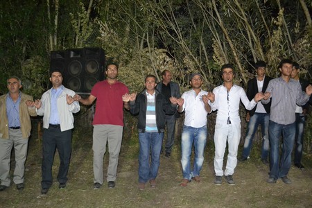 Hakkari'nin Yüksekova ilçesinde 10-11.2011 Eylül Dünya evine giren bazı çiftlerimizi sizler için sayfamıza taşıdık. Yüksekova Güncel ailesi olarak tüm çiftlerimize mutluluklar dileriz.