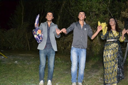 Hakkari'nin Yüksekova ilçesinde 10-11.2011 Eylül Dünya evine giren bazı çiftlerimizi sizler için sayfamıza taşıdık. Yüksekova Güncel ailesi olarak tüm çiftlerimize mutluluklar dileriz.