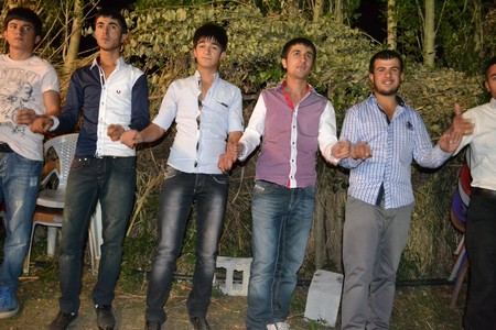 Hakkari'nin Yüksekova ilçesinde 10-11.2011 Eylül Dünya evine giren bazı çiftlerimizi sizler için sayfamıza taşıdık. Yüksekova Güncel ailesi olarak tüm çiftlerimize mutluluklar dileriz.