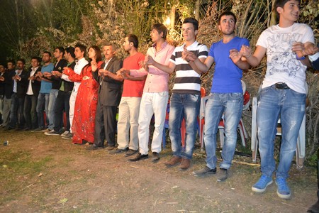 Hakkari'nin Yüksekova ilçesinde 10-11.2011 Eylül Dünya evine giren bazı çiftlerimizi sizler için sayfamıza taşıdık. Yüksekova Güncel ailesi olarak tüm çiftlerimize mutluluklar dileriz.