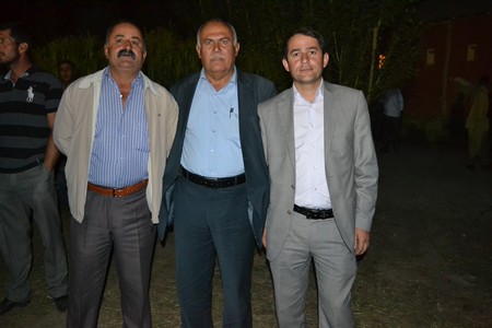 Hakkari'nin Yüksekova ilçesinde 10-11.2011 Eylül Dünya evine giren bazı çiftlerimizi sizler için sayfamıza taşıdık. Yüksekova Güncel ailesi olarak tüm çiftlerimize mutluluklar dileriz.