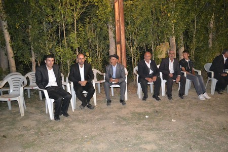 Hakkari'nin Yüksekova ilçesinde 10-11.2011 Eylül Dünya evine giren bazı çiftlerimizi sizler için sayfamıza taşıdık. Yüksekova Güncel ailesi olarak tüm çiftlerimize mutluluklar dileriz.