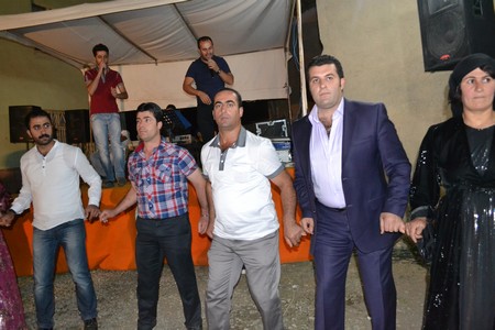 Hakkari'nin Yüksekova ilçesinde 10-11.2011 Eylül Dünya evine giren bazı çiftlerimizi sizler için sayfamıza taşıdık. Yüksekova Güncel ailesi olarak tüm çiftlerimize mutluluklar dileriz.