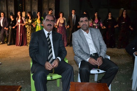 Hakkari'nin Yüksekova ilçesinde 10-11.2011 Eylül Dünya evine giren bazı çiftlerimizi sizler için sayfamıza taşıdık. Yüksekova Güncel ailesi olarak tüm çiftlerimize mutluluklar dileriz.