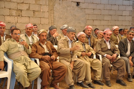Hakkari'nin Yüksekova ilçesinde 10-11.2011 Eylül Dünya evine giren bazı çiftlerimizi sizler için sayfamıza taşıdık. Yüksekova Güncel ailesi olarak tüm çiftlerimize mutluluklar dileriz.