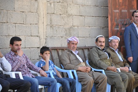 Hakkari'nin Yüksekova ilçesinde 10-11.2011 Eylül Dünya evine giren bazı çiftlerimizi sizler için sayfamıza taşıdık. Yüksekova Güncel ailesi olarak tüm çiftlerimize mutluluklar dileriz.