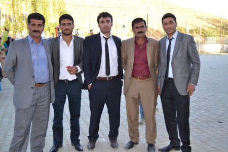 Hakkari'nin Yüksekova ilçesinde 10-11.2011 Eylül Dünya evine giren bazı çiftlerimizi sizler için sayfamıza taşıdık. Yüksekova Güncel ailesi olarak tüm çiftlerimize mutluluklar dileriz.