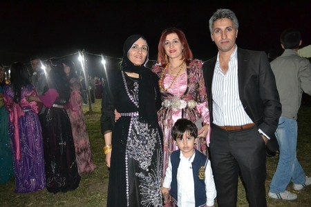 Hakkari'nin Yüksekova ilçesinde 10-11.2011 Eylül Dünya evine giren bazı çiftlerimizi sizler için sayfamıza taşıdık. Yüksekova Güncel ailesi olarak tüm çiftlerimize mutluluklar dileriz.