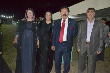 Hakkari'nin Yüksekova ilçesinde 10-11.2011 Eylül Dünya evine giren bazı çiftlerimizi sizler için sayfamıza taşıdık. Yüksekova Güncel ailesi olarak tüm çiftlerimize mutluluklar dileriz.