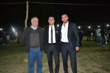 Hakkari'nin Yüksekova ilçesinde 10-11.2011 Eylül Dünya evine giren bazı çiftlerimizi sizler için sayfamıza taşıdık. Yüksekova Güncel ailesi olarak tüm çiftlerimize mutluluklar dileriz.