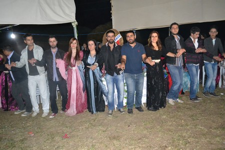 Hakkari'nin Yüksekova ilçesinde 10-11.2011 Eylül Dünya evine giren bazı çiftlerimizi sizler için sayfamıza taşıdık. Yüksekova Güncel ailesi olarak tüm çiftlerimize mutluluklar dileriz.