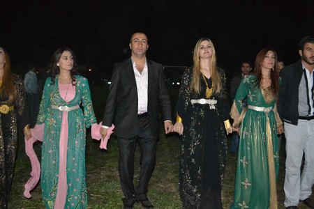 Hakkari'nin Yüksekova ilçesinde 10-11.2011 Eylül Dünya evine giren bazı çiftlerimizi sizler için sayfamıza taşıdık. Yüksekova Güncel ailesi olarak tüm çiftlerimize mutluluklar dileriz.