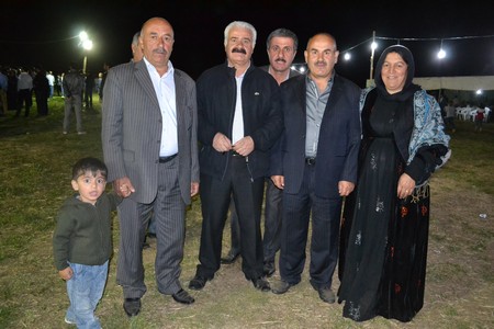 Hakkari'nin Yüksekova ilçesinde 10-11.2011 Eylül Dünya evine giren bazı çiftlerimizi sizler için sayfamıza taşıdık. Yüksekova Güncel ailesi olarak tüm çiftlerimize mutluluklar dileriz.