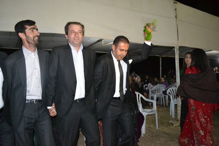 Hakkari'nin Yüksekova ilçesinde 10-11.2011 Eylül Dünya evine giren bazı çiftlerimizi sizler için sayfamıza taşıdık. Yüksekova Güncel ailesi olarak tüm çiftlerimize mutluluklar dileriz.