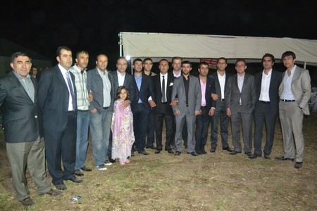 Hakkari'nin Yüksekova ilçesinde 10-11.2011 Eylül Dünya evine giren bazı çiftlerimizi sizler için sayfamıza taşıdık. Yüksekova Güncel ailesi olarak tüm çiftlerimize mutluluklar dileriz.