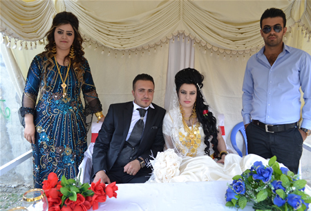 Hakkari'nin Yüksekova ilçesinde 17-18.2011 Eylül Dünya evine giren bazı çiftlerimizi sizler için sayfamıza taşıdık. Yüksekova Güncel ailesi olarak tüm çiftlerimize mutluluklar dileriz.