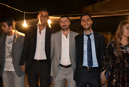 Hakkari'nin Yüksekova ilçesinde 17-18.2011 Eylül Dünya evine giren bazı çiftlerimizi sizler için sayfamıza taşıdık. Yüksekova Güncel ailesi olarak tüm çiftlerimize mutluluklar dileriz.