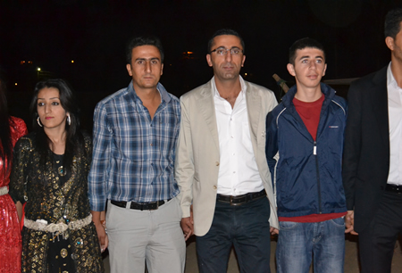 Hakkari'nin Yüksekova ilçesinde 17-18.2011 Eylül Dünya evine giren bazı çiftlerimizi sizler için sayfamıza taşıdık. Yüksekova Güncel ailesi olarak tüm çiftlerimize mutluluklar dileriz.