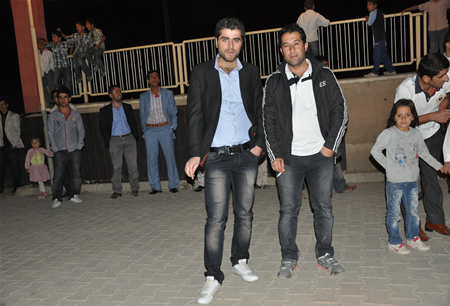 Hakkari'nin Yüksekova ilçesinde 17-18.2011 Eylül Dünya evine giren bazı çiftlerimizi sizler için sayfamıza taşıdık. Yüksekova Güncel ailesi olarak tüm çiftlerimize mutluluklar dileriz.