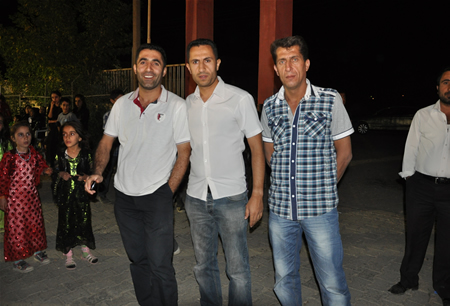 Hakkari'nin Yüksekova ilçesinde 17-18.2011 Eylül Dünya evine giren bazı çiftlerimizi sizler için sayfamıza taşıdık. Yüksekova Güncel ailesi olarak tüm çiftlerimize mutluluklar dileriz.