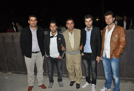 Hakkari'nin Yüksekova ilçesinde 17-18.2011 Eylül Dünya evine giren bazı çiftlerimizi sizler için sayfamıza taşıdık. Yüksekova Güncel ailesi olarak tüm çiftlerimize mutluluklar dileriz.