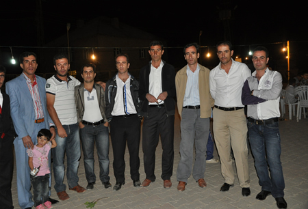 Hakkari'nin Yüksekova ilçesinde 17-18.2011 Eylül Dünya evine giren bazı çiftlerimizi sizler için sayfamıza taşıdık. Yüksekova Güncel ailesi olarak tüm çiftlerimize mutluluklar dileriz.