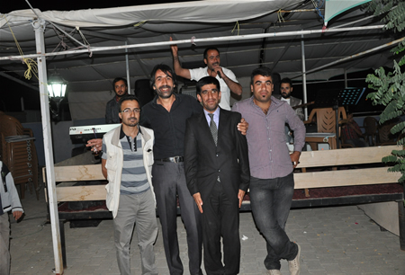 Hakkari'nin Yüksekova ilçesinde 17-18.2011 Eylül Dünya evine giren bazı çiftlerimizi sizler için sayfamıza taşıdık. Yüksekova Güncel ailesi olarak tüm çiftlerimize mutluluklar dileriz.