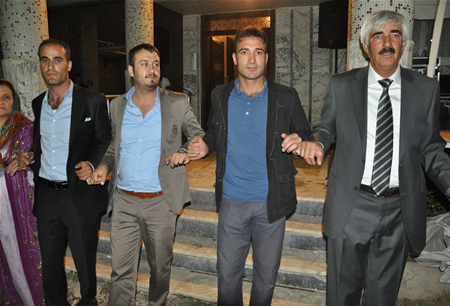 Hakkari'nin Yüksekova ilçesinde 17-18.2011 Eylül Dünya evine giren bazı çiftlerimizi sizler için sayfamıza taşıdık. Yüksekova Güncel ailesi olarak tüm çiftlerimize mutluluklar dileriz.