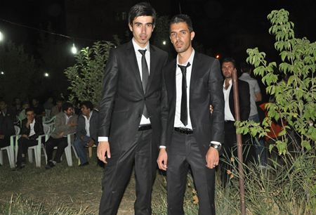 Hakkari'nin Yüksekova ilçesinde 17-18.2011 Eylül Dünya evine giren bazı çiftlerimizi sizler için sayfamıza taşıdık. Yüksekova Güncel ailesi olarak tüm çiftlerimize mutluluklar dileriz.