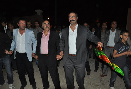 Hakkari'nin Yüksekova ilçesinde 17-18.2011 Eylül Dünya evine giren bazı çiftlerimizi sizler için sayfamıza taşıdık. Yüksekova Güncel ailesi olarak tüm çiftlerimize mutluluklar dileriz.