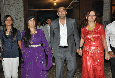 Hakkari'nin Yüksekova ilçesinde 17-18.2011 Eylül Dünya evine giren bazı çiftlerimizi sizler için sayfamıza taşıdık. Yüksekova Güncel ailesi olarak tüm çiftlerimize mutluluklar dileriz.