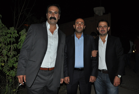 Hakkari'nin Yüksekova ilçesinde 17-18.2011 Eylül Dünya evine giren bazı çiftlerimizi sizler için sayfamıza taşıdık. Yüksekova Güncel ailesi olarak tüm çiftlerimize mutluluklar dileriz.