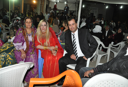 Hakkari'nin Yüksekova ilçesinde 17-18.2011 Eylül Dünya evine giren bazı çiftlerimizi sizler için sayfamıza taşıdık. Yüksekova Güncel ailesi olarak tüm çiftlerimize mutluluklar dileriz.