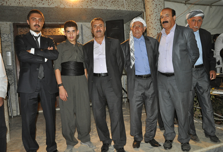 Hakkari'nin Yüksekova ilçesinde 17-18.2011 Eylül Dünya evine giren bazı çiftlerimizi sizler için sayfamıza taşıdık. Yüksekova Güncel ailesi olarak tüm çiftlerimize mutluluklar dileriz.