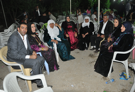 Hakkari'nin Yüksekova ilçesinde 17-18.2011 Eylül Dünya evine giren bazı çiftlerimizi sizler için sayfamıza taşıdık. Yüksekova Güncel ailesi olarak tüm çiftlerimize mutluluklar dileriz.