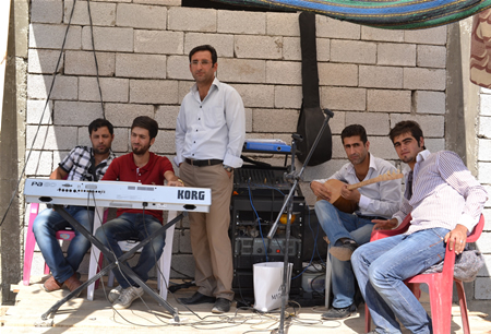 Hakkari'nin Yüksekova ilçesinde 17-18.2011 Eylül Dünya evine giren bazı çiftlerimizi sizler için sayfamıza taşıdık. Yüksekova Güncel ailesi olarak tüm çiftlerimize mutluluklar dileriz.