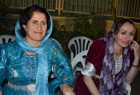 Hakkari'nin Yüksekova ilçesinde 17-18.2011 Eylül Dünya evine giren bazı çiftlerimizi sizler için sayfamıza taşıdık. Yüksekova Güncel ailesi olarak tüm çiftlerimize mutluluklar dileriz.