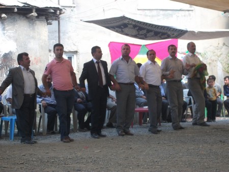 Hakkari'nin Yüksekova ilçesinde 17-18.2011 Eylül Dünya evine giren bazı çiftlerimizi sizler için sayfamıza taşıdık. Yüksekova Güncel ailesi olarak tüm çiftlerimize mutluluklar dileriz.