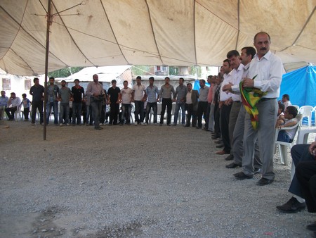 Hakkari'nin Yüksekova ilçesinde 17-18.2011 Eylül Dünya evine giren bazı çiftlerimizi sizler için sayfamıza taşıdık. Yüksekova Güncel ailesi olarak tüm çiftlerimize mutluluklar dileriz.