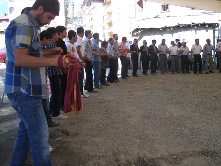 Hakkari'nin Yüksekova ilçesinde 17-18.2011 Eylül Dünya evine giren bazı çiftlerimizi sizler için sayfamıza taşıdık. Yüksekova Güncel ailesi olarak tüm çiftlerimize mutluluklar dileriz.