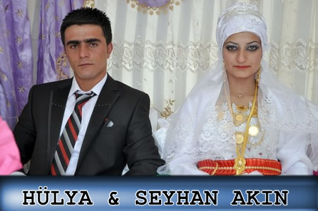 Hakkari'nin Yüksekova ilçesinde 23-25 Eylül 2011 tarihlerinde hayatlarını birleştiren çiftlerimizi sizler için sayfamıza taşıdık.