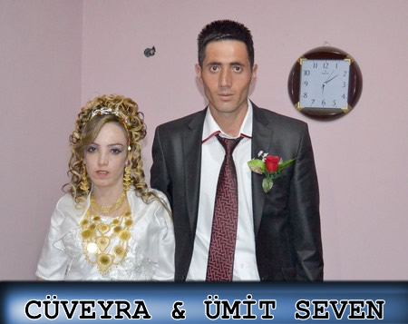 Hakkari'nin Yüksekova ilçesinde 23-25 Eylül 2011 tarihlerinde hayatlarını birleştiren çiftlerimizi sizler için sayfamıza taşıdık.