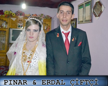 Hakkari'nin Yüksekova ilçesinde 23-25 Eylül 2011 tarihlerinde hayatlarını birleştiren çiftlerimizi sizler için sayfamıza taşıdık.