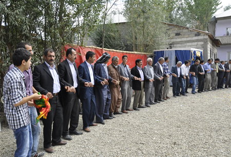 Hakkari'nin Yüksekova ilçesinde 23-25 Eylül 2011 tarihlerinde hayatlarını birleştiren çiftlerimizi sizler için sayfamıza taşıdık.