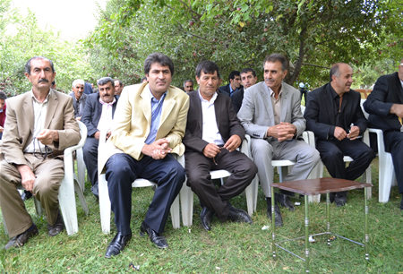 Hakkari'nin Yüksekova ilçesinde 23-25 Eylül 2011 tarihlerinde hayatlarını birleştiren çiftlerimizi sizler için sayfamıza taşıdık.